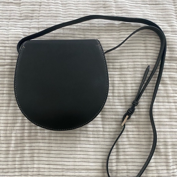 Hunting Season Small Saddle Bag Black with contrast stitching - Picture 3 of 9